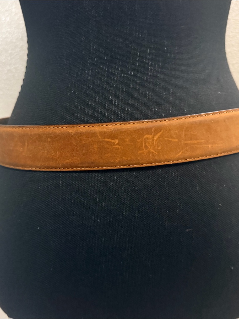 Classic Brown Leather Belt with Subtle Stitching - Picture 4 of 7